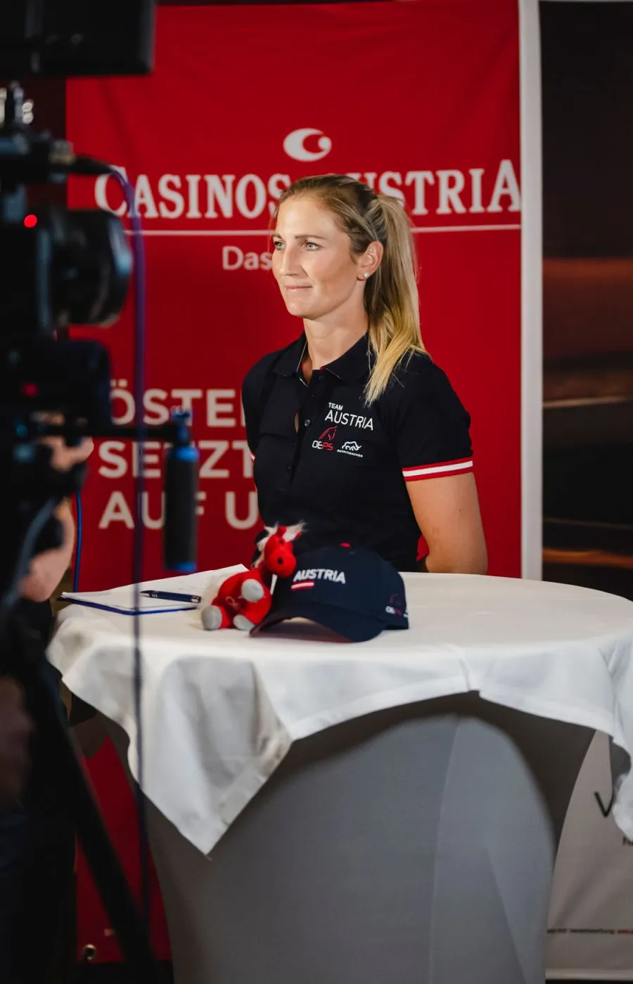 Identity Edition für den österreichischen Pferdesportverband (Foto: © OEPS/Andreas Schaad) Identity Edition für den österreichischen Pferdesportverband (Foto: © OEPS/Andreas Schaad)